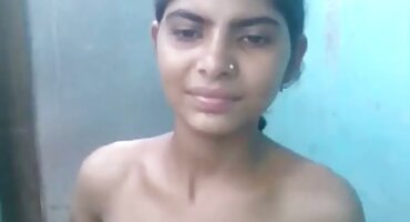 Svucite se srpske matorke porno i pokažite što vam je između nogu.