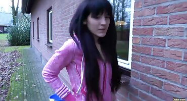 Prsata Aleksis porno sa matorkama je bio zakačen U Troje.