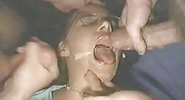 Studenti bičuju srpske matorke porn i sisaju Učiteljev penis.