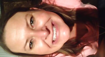 Aleks matorke pornici besplatno Jett jebe jednu od djevojaka.