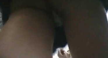 Obožavatelj Amaine uhvatio je Pikachua u srpski porno filmovi matorke rupu za punjenje.