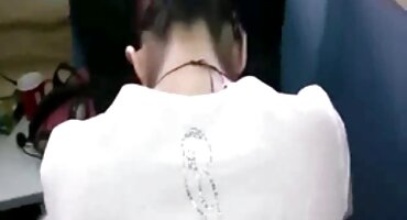 Lauren Phillips vara svog supruga matore zene porno s posinkom.