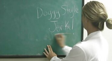 Polubrat pornomatorke fucks Plavuša.