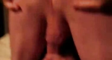 Coco Lovelock pornomatorke sisa kurac tijekom parkiranja u kampu.