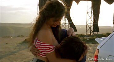 Obukla je haljinu i označila sisate babe porno tipa za lizanje maca i seks.