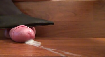 Mackenzie Maes dao joj porno matorke slike maca nakon dugog čekanja.