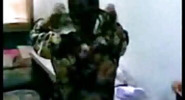 Lizzie Love Zamijeni matore porno tijelo za šuštave komade novca.