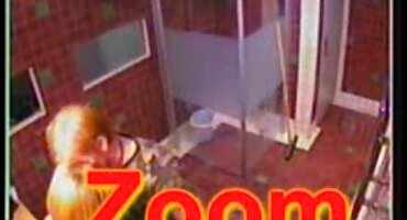 Nina Elle i njezina unutarnja porno sa matorkama ejakulacija u obrijane maca.