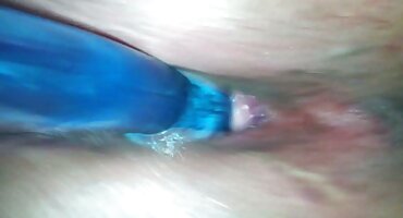 Jebao je maćehu i izlio puna usta sperme. pornić sa matorkom