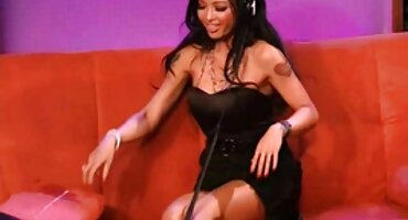 Mama zadovoljava agresora svog porno slike matorki sina.