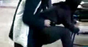 Zrela je liječila porno sa matorkama krafne i sisala kurac.