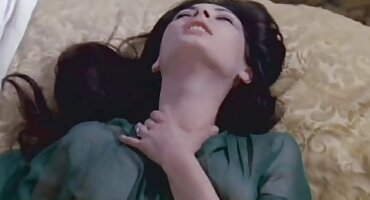 Zrele porno filmovi starke jogini jebu sa susjedom.