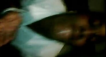 Belle Ohara jebanje porno matorke slike s debelim, podižući suknju.