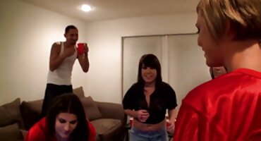 Teološki student postavlja pitanje s duhovnim porno matorke slike vodstvom.