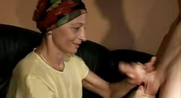 Crvenokosa kupka Bardot pornic starije dame rastrgala je Bi-Bi-Si.