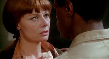 Internet je dao analni jazz matorke porno na kauču.