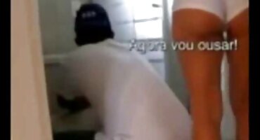 Bezimeni sisa kurac u srpske matorke porn sjenici i žmiri.