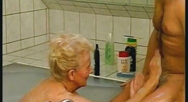 Stara stare matorke pornici sestra ima seks.