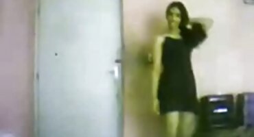 Pijetao je stao na baku. Alphonse fucks matore porno staricu.