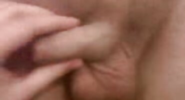 Vidio sam djevojku Kako porno sex matorke Masturbira pod Tušem. Jebeno veliki kurac.