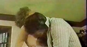 Gola Mabel pokorava se željama. porno stare matorke