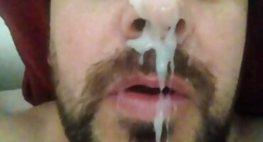 Debeli kurac u mokroj maca mršave ruskematorke Lili Larimar.