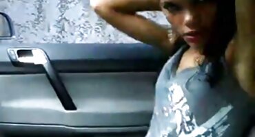 Uživa u zreloj maca porno matorka susjeda.