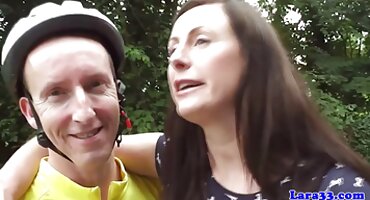 Nala Brooks miluje joj maca prstima porno slike matorke u kupaonici.