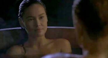 Maćeha je zavela mladu porno matore kurve azijsku pokćerku.