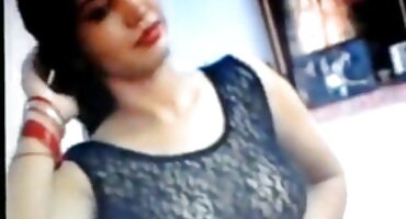 Oliver Flinn provali u dupe sisate babe porno Leah Lee.