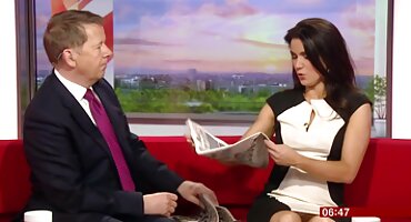 Zabija besramna crvenokosa. stare matorke pornici Jebanje na kauču u slobodno vrijeme.