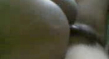 Vruća matorka porno Maca Aria nestašan jebeno maca u kuhinji.