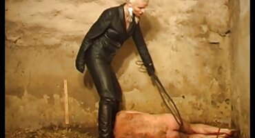 Teen Piper porno slike matorke Perrie jebanje s mladićem uz kamin.