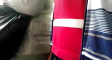 Djevojka je sranje član agenta u porno sa matorkama studiju.