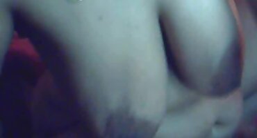 Teen azijski lizati pornići s matorkama maca u pozi 69.