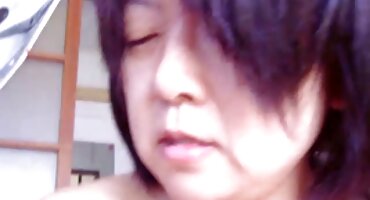 Očuh pornomatorke fucks vitku pokćerku.