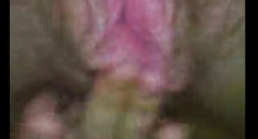 Krhka plavuša vozila je domace porno matorke ogroman kurac velikog ćelavog muškarca.