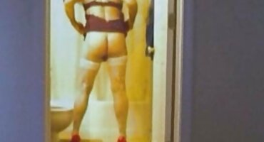 Čovjek pornić matorke jebi Megan kiša.