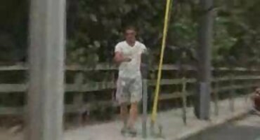 Ove porno sa matorkama dvije djevojke će se jebati u dupe.