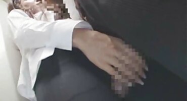 Mona Blue zavodi prvostupnika velikim matorka porno penisom.