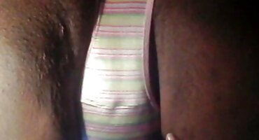 Djevojka je popušila Bi-Bi-Si i hrabro ga pornomatorke napala.