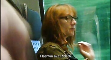 Ruska kurva porno filmovi matorke nagovara stranca na analni seks.