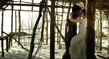 Jessa Rose masturbira ustaje između pornomatorke silikonskih tits i ustaje raka.