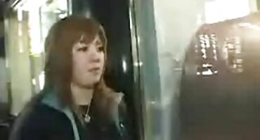 Latinoamerikanke sranje! Jebe je između sisa i tjera je da matorke pornici besplatno drka nogama.