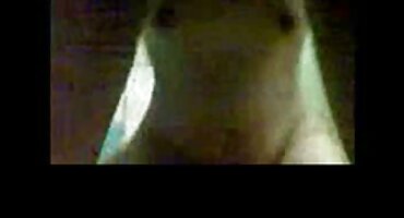 Prži kovrčavu pornić matorke mulatu u kuhinji. Laska tuđoj pički.