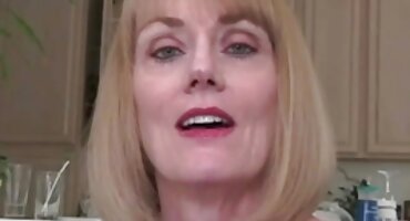 Stanodavac postiže točku srpske matorke porno crnog stanara.