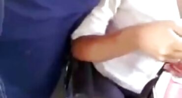 Slab pornić matorke na prednjoj strani s gopnikom.