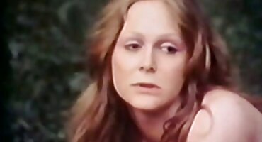 Vltava masturbira s porno hub matorke vibratorom.