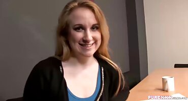 Christine Fingering maca sisate babe porno pred operatorom.