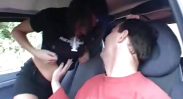 Lezbijke maćeha matorke porno liže pokćerku.